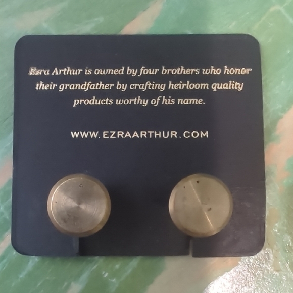 Ezra Arthur Gold Cuff Links - Picture 2 of 2